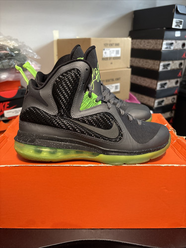 Size 6.5y - Nike LeBron 9 Dunkman