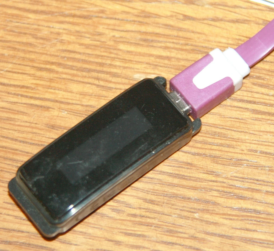 Фитнес-трекер Striiv Bio 2 Smart Band с зарядным устройством - Изображение 2 из 2