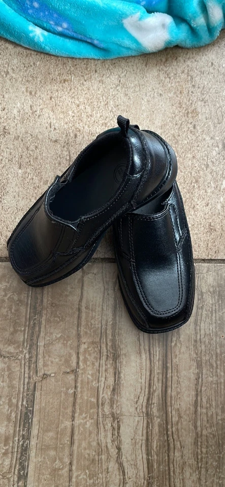 Zapatos de vestir negros Wonder Nation cómodos para niños pequeños talla 9 NUEVO Foto 4 de 4
