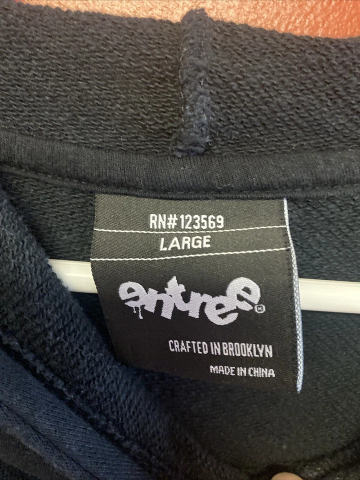 Sudadera con Capucha Negra Entree LS Misunderstand Goku Talla Grande Hennessy Anime Dragonball Z Foto 3 de 4