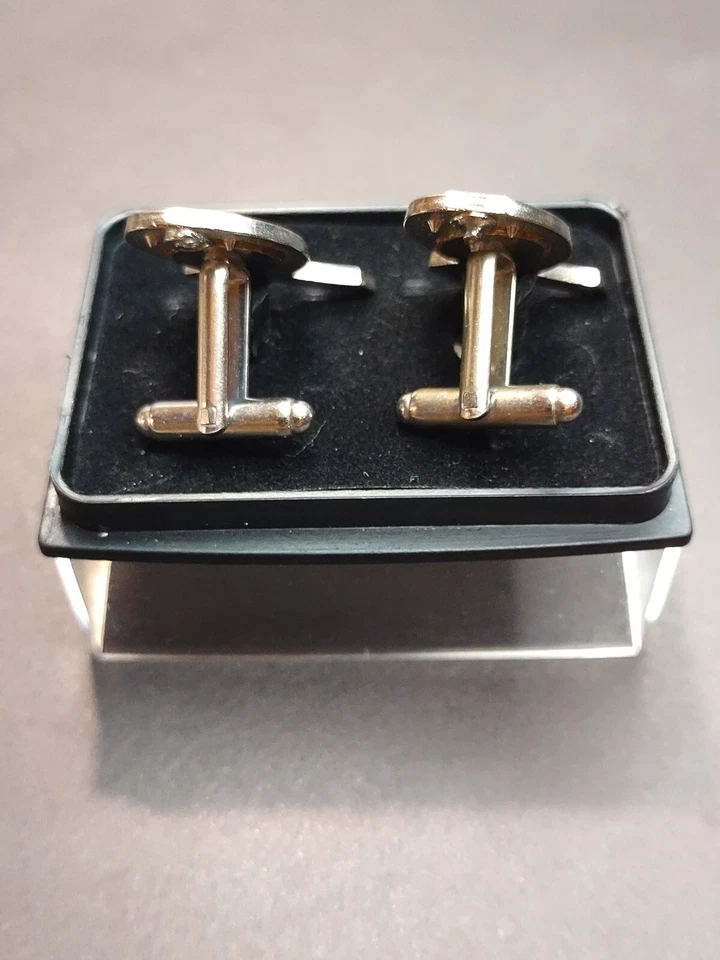 Cinta de concientización sobre el cáncer de mama hecha a mano para hombres gemelos de acero inoxidable Foto 2 de 4