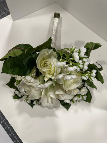 Bridal Wedding Bouquet ivory 16 inches length 12 inches wide - 第 8/12 張圖片