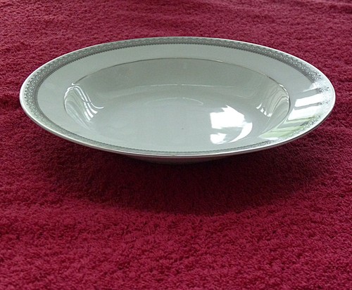 Mikasa Platinum Crown Rimmed Soup Bowls Set of 4 L3428 Fine China Silver NEW - Picture 6 of 7