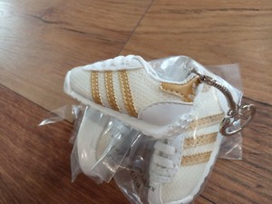 adidas superstar keychain