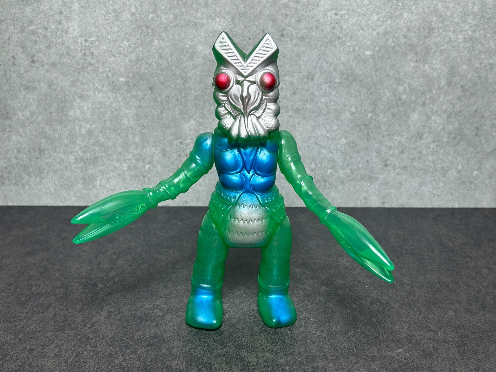 Bullmark Alien Baltan Sofubi 8