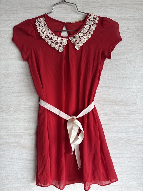 Soprano Red Dress cream-colored lace Peter Pan collar Delicate Bead Detail 14