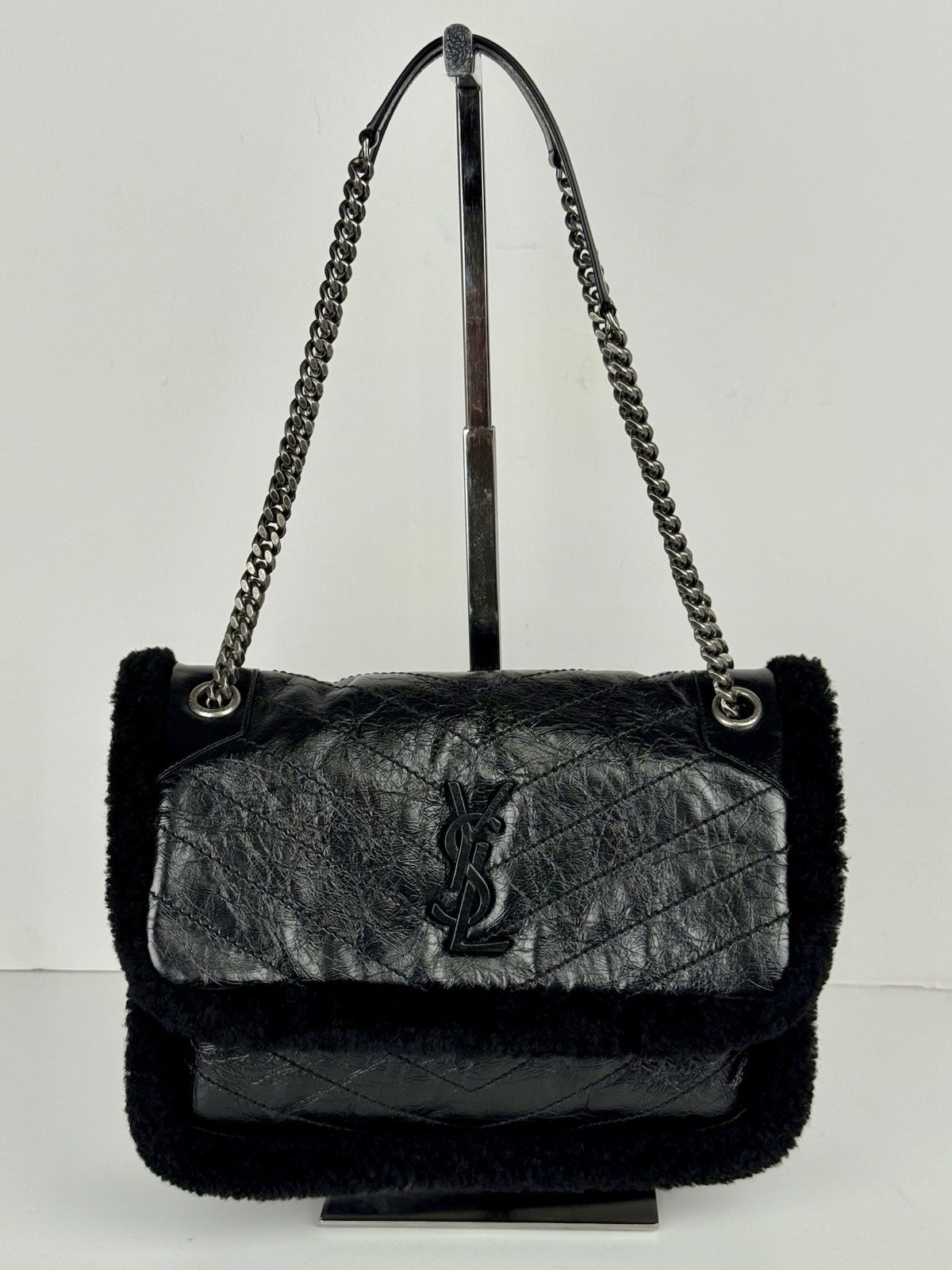 Borsa a tracolla SAINT LAURENT Niki Shearling nera
