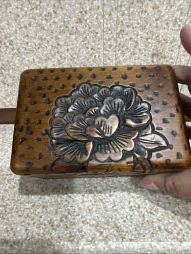 Vintage Hand Carved Wood Hinged Jewelry Box Red Lining Flower - Picture 2 of 10