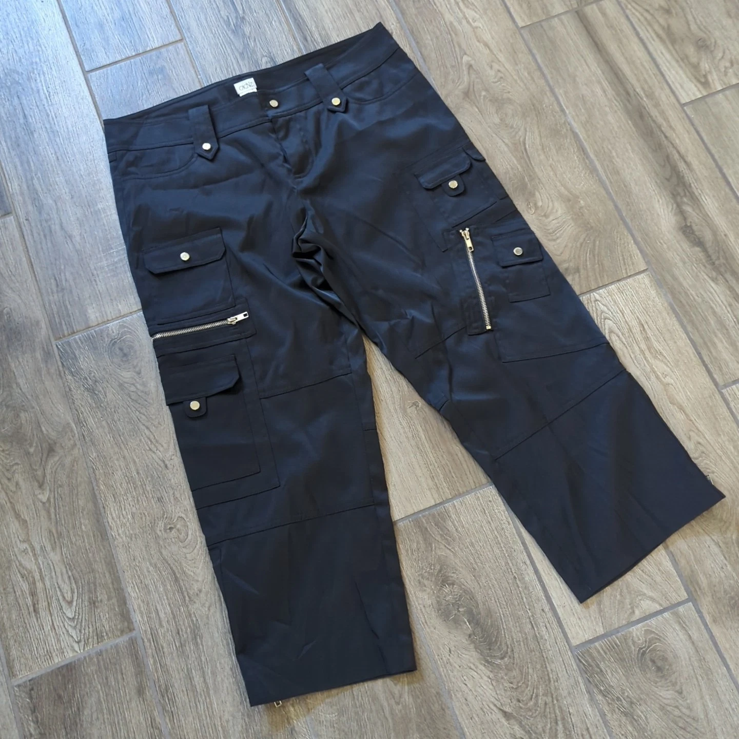 Cashe Black Capri Rockstar Modern Chic Cargo Zipper Pocket Pants Size 12