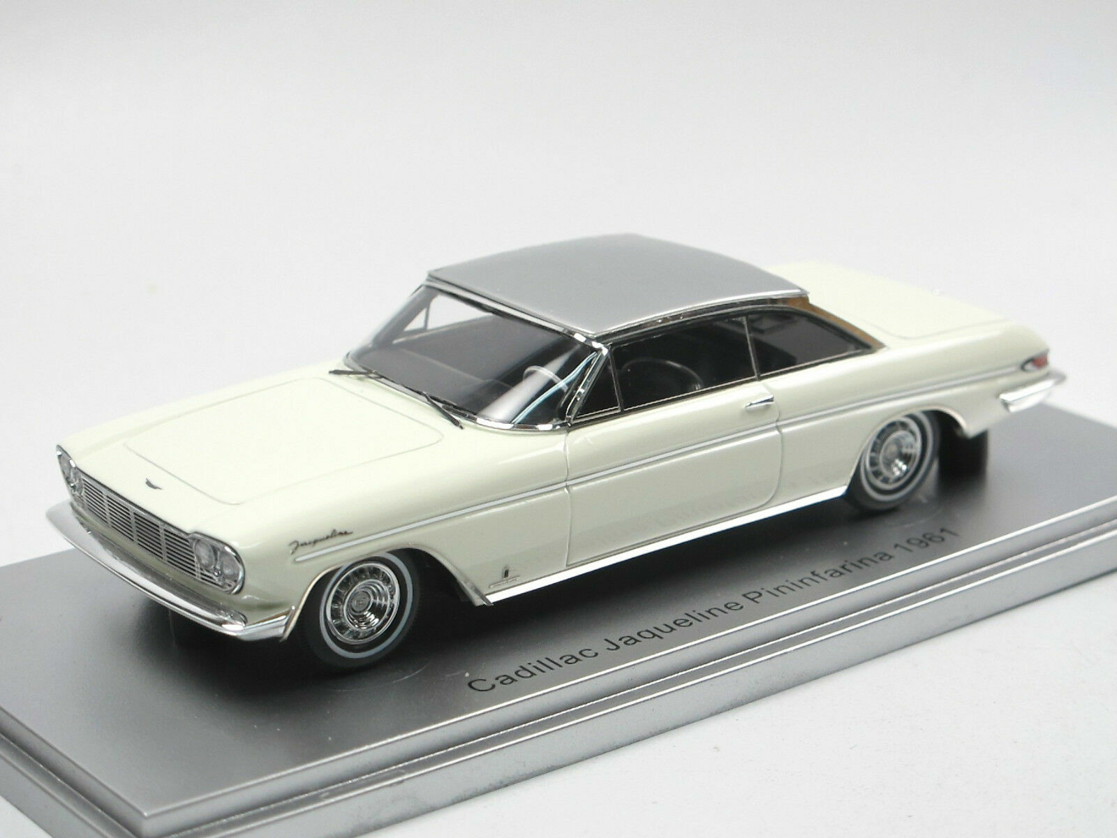 Cadillac Jaqueline 1961 blanche miniature 1:43 en résine de prestige par Kess