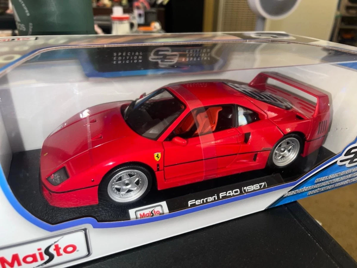 Maisto 1:18 Special Edition 1987 Ferrari F40 Red Diecast Model Car w/ Stand