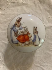 2010 GERMANY Porcelain The World Of Beatrix Potter “PETER RABBIT” TRINKET BOX