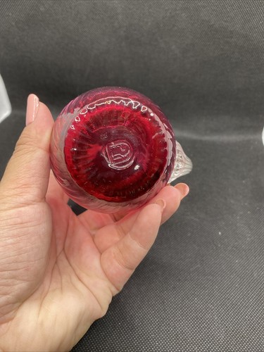 Vintage rare Pilgrim cranberry glass blown creamer applied handle - Picture 6 of 9