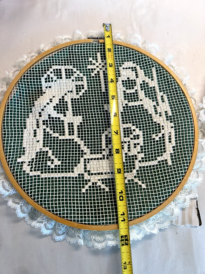 2 VTG Wooden Hoop Christmas Wall Art Décor Hand Embroidered Manger Scene Holiday - Image 2 of 4