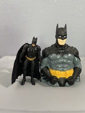 Figura de alcancía y caballero oscuro moldeada Batman DC Comics