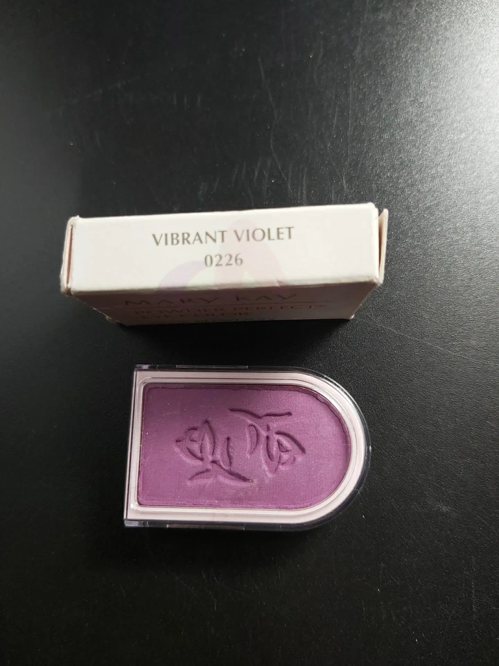 Mary Kay Powder Perfect Eye Color .09 OZ Vibrant Violet 0226 NIB - Image 2 of 3