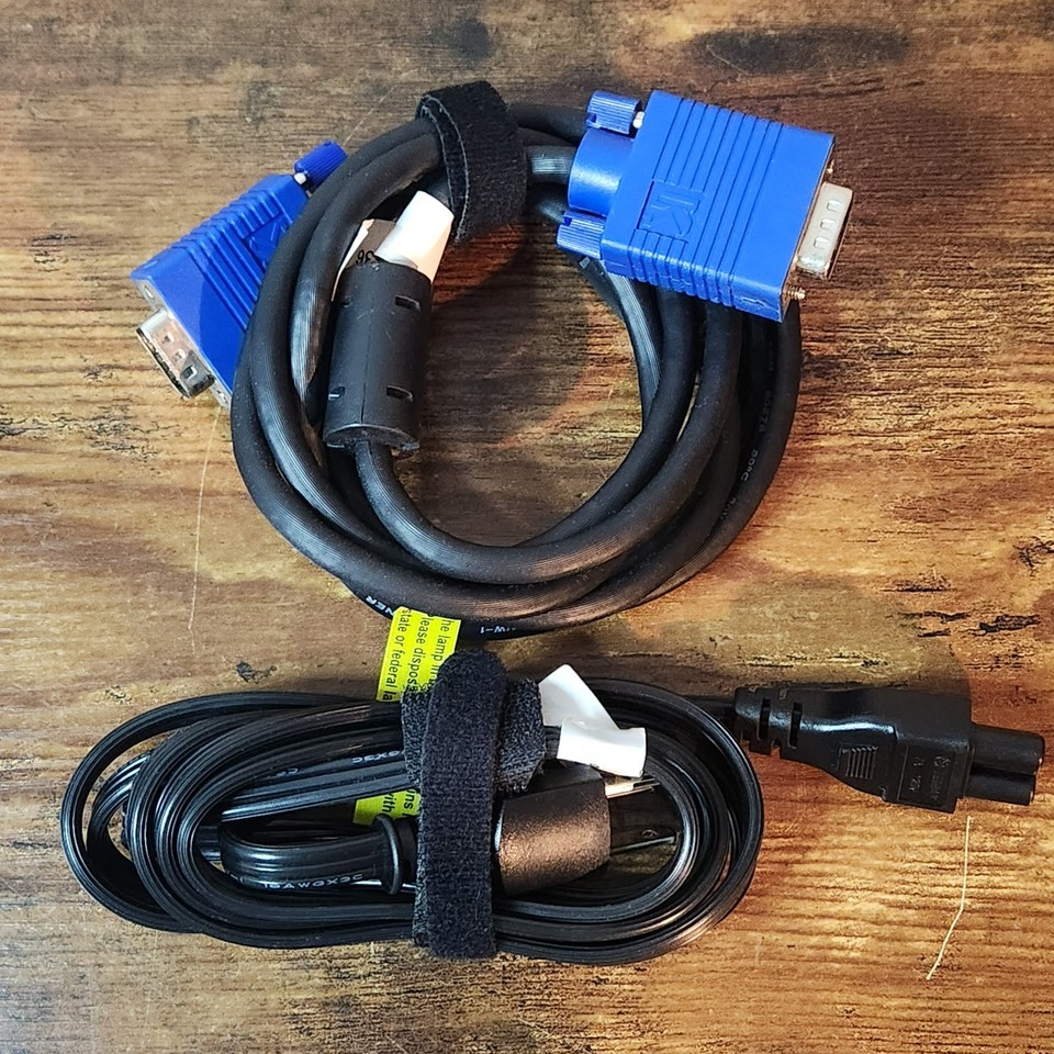 ViewSonic PJ256D XGA DLP Portable Projector w/ Remote Case Cables ...