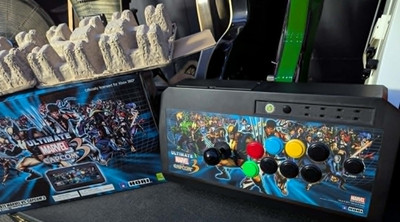 HORI Ultimate Marvel vs. Capcom 3 Arcade Fight Stick Xbox 360 CIB Tested