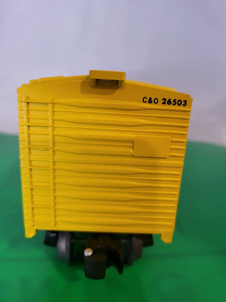 Frank Roundhouse O Scale Box Car Chessie Systems  C&O #26503 Yellow - Image 3 of 4