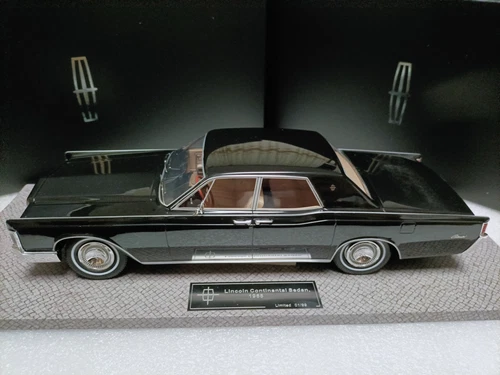 AMC 1/18 Lincoln Continental 1968 Black - Picture 3 of 8
