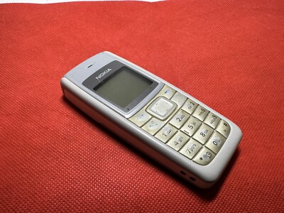 Original NOKIA 1110i Light Silver (entsperrt) Handy