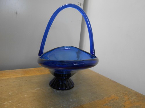 Schwerer Vintage großer 16" länglicher kobaltblauer mundgeblasener Kunstglaskorb mit Griff - Bild 7 von 12