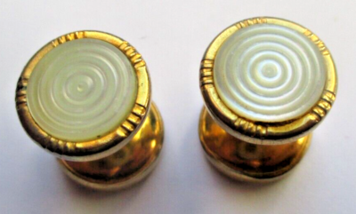 Boutons De Manchette Vintage En Or Et Nacre - Gravure Et Chainette - Modèle Ancien - Occasion Superbe
