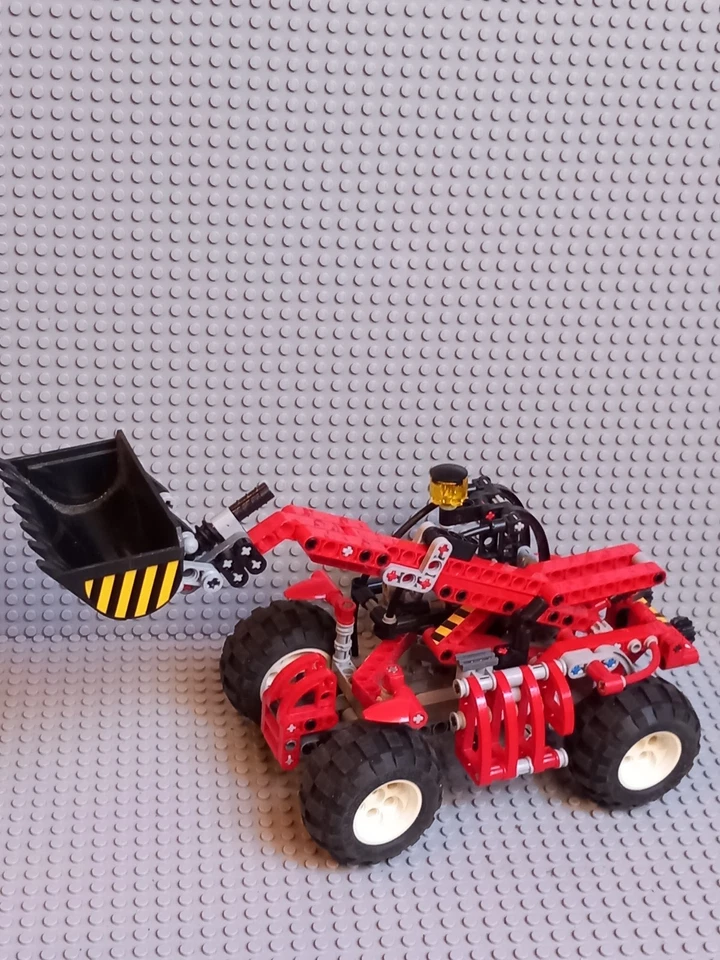 LEGO Technic 8283 Telehandler, photo 1 sur 5
