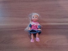 Simba Figur Mädchen mit Kleidung und Schuhe Gebraucht Sehr Guter Zustand