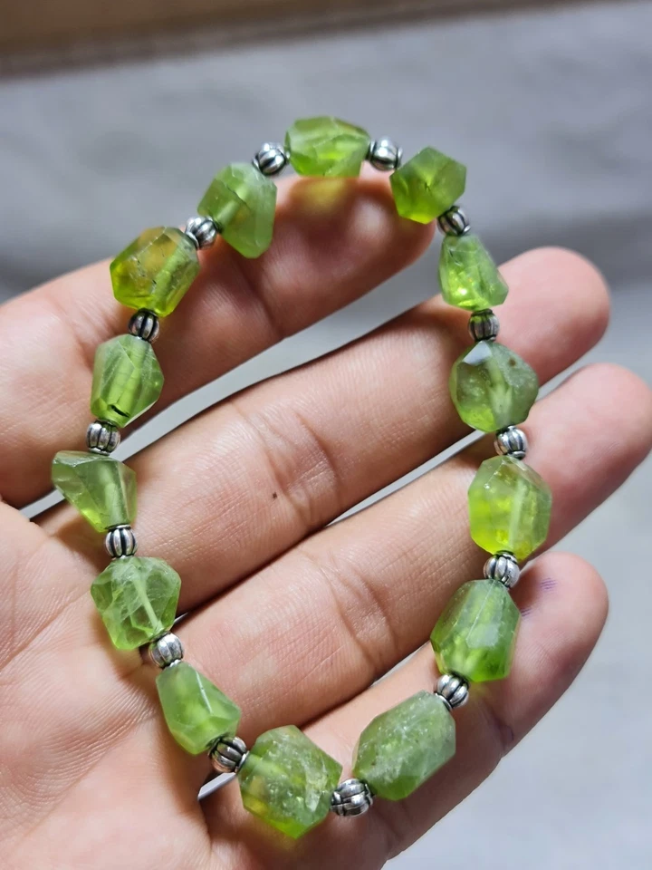 100% Natural Gemstone Raw Green Peridot Bracelet Stretchable Handmade - Image 2 of 4