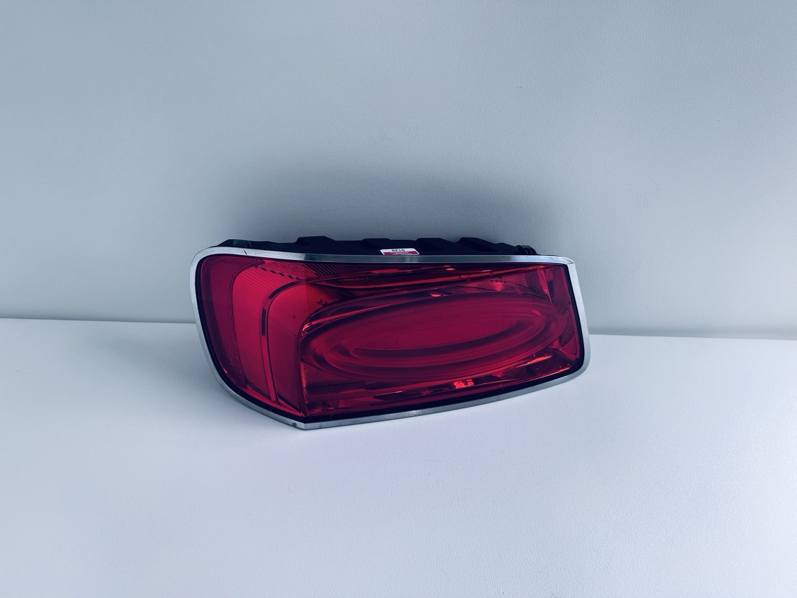 2014-2018 BENTLEY CONTINENTAL FLYING SPUR LEFT REAR TAIL LIGHT OEM