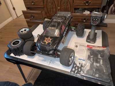 Traxxas Rustler 2wd VXL pre-owned with extras