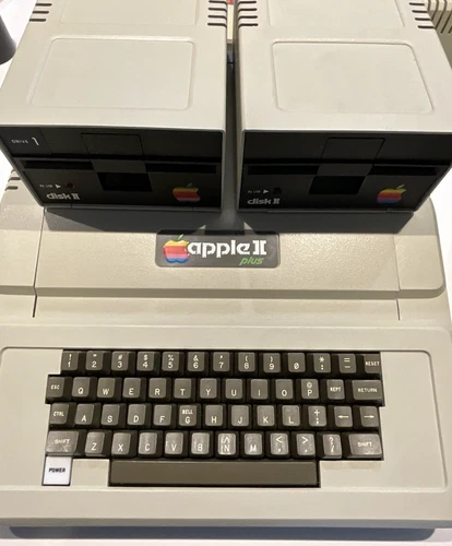 Working Apple II Plus Computer A251048 2 Floppy Drives & Software