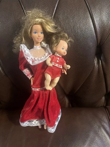 1986 Mattel The Heart Family-Kiss & Cuddle Mom Doll Outfit And Baby