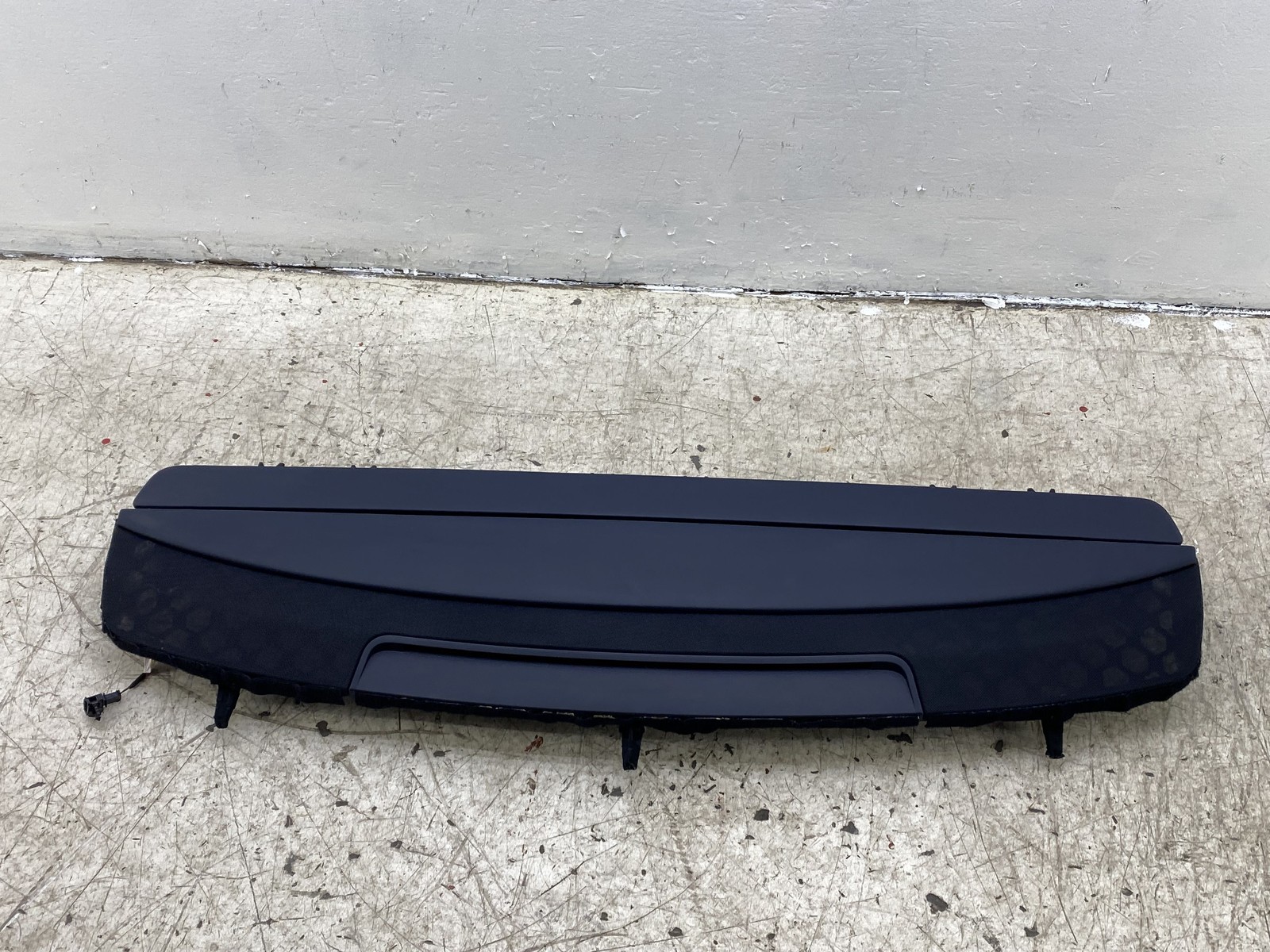 2010-2020 BENTLEY MULSANNE OEM REAR WINDOW SUN COVER SHADE 3RD BRAKE LIGHT LAMP