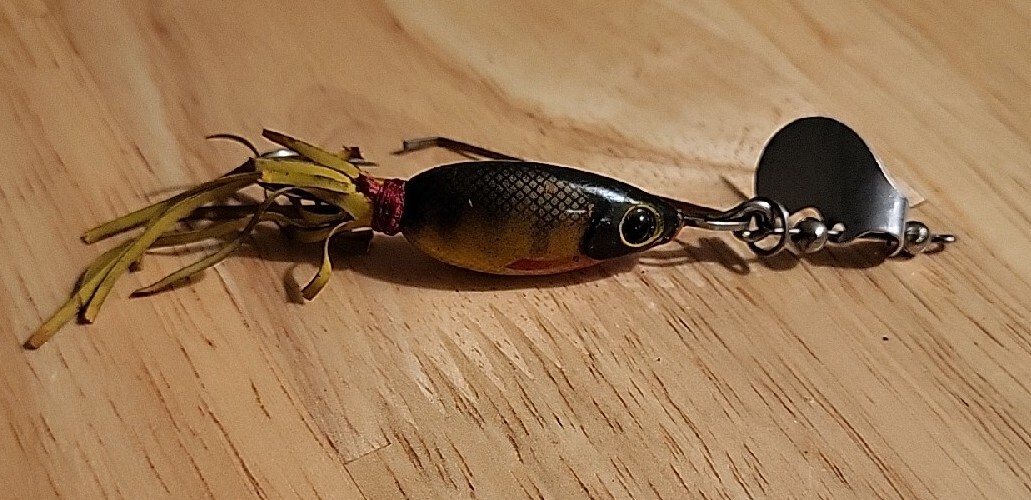 brooks bait fishing lure origin VINTAGE BROOKS NO. 7 WEEDLESS BLACK, YELLOW, RED FISHING LURE