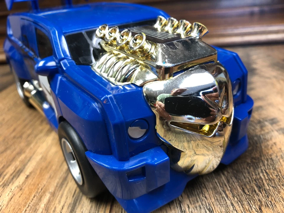 Raro GIANT 9" HOT WHEELS CRASHER VAN 2007 AZUL CON CALAVERA DORADA + sonido + ¡presione para arreglar! Foto 3 de 4