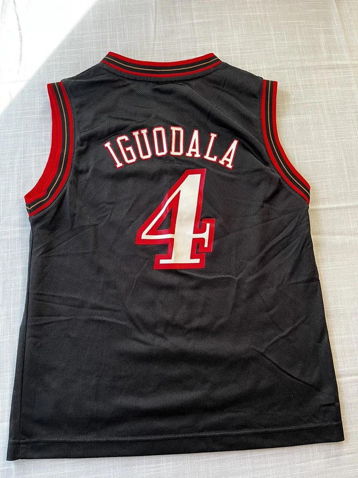 Camiseta deportiva de baloncesto juvenil de novato Iguodala Phila Sixers NBA 76ers M usada en excelente estado rara #4  Foto 2 de 4