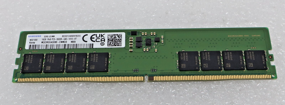 SAMSUNG 16GB DDR5 5600 UDIMM 1RX8 PC5-5600B-UA0-1010-XT 288PIN RAM