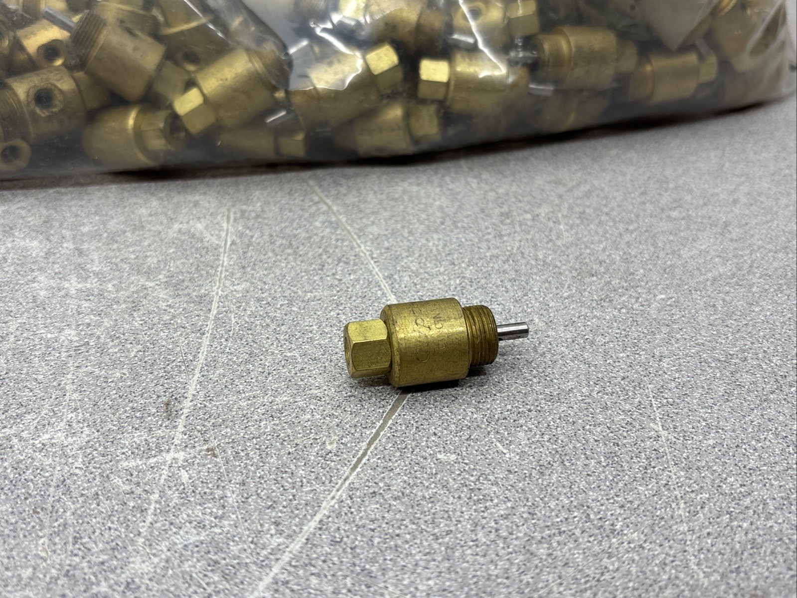 NEW NO BOX Clippard MAV-3 Valve, Normally Closed, 3-Way, 10/32 threads