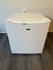 Sunbeam BC-47 1.7 Cu.Ft Mini Refrigerator Freezer White for Dorm Room Home