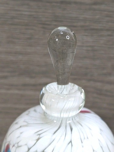 Vintage MDINA White Decorative Pefume Bottle Ornament - Etch Signed Base - Picture 4 of 7