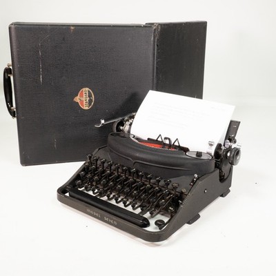 1947 Remington Rand Noiseless 7 Portable Typewriter W/  Standard Oil Case Tested