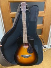 Mini chitarra acustica Yamaha con custodia morbida