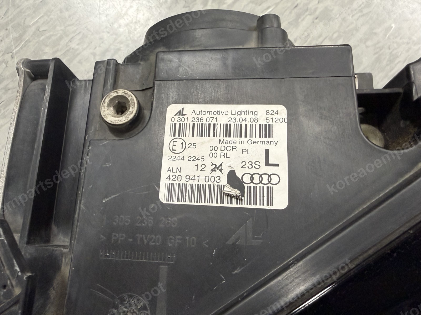 Audi R8 2007-2012 Left Headlight bulb P/N 420941003