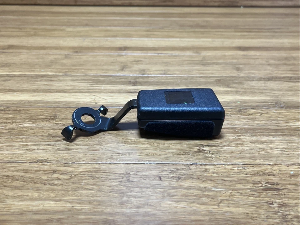 Porsche 911 2012-2019 cupé hebilla de cinturón de seguridad trasero izquierdo 99180318500 OEM Foto 3 de 4