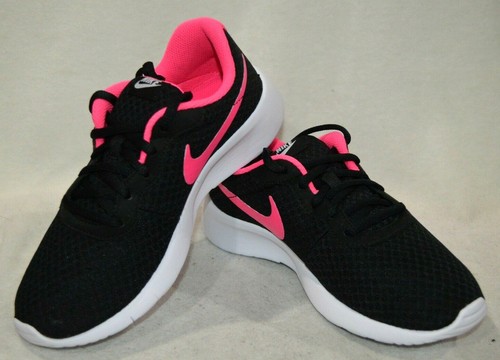 nike tanjun black pink