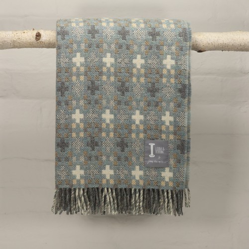 Loom & Bobbin UK Made Wolldecke Welsh Tapestry / Fair Isle Design - Duckegg - Bild 1 von 8