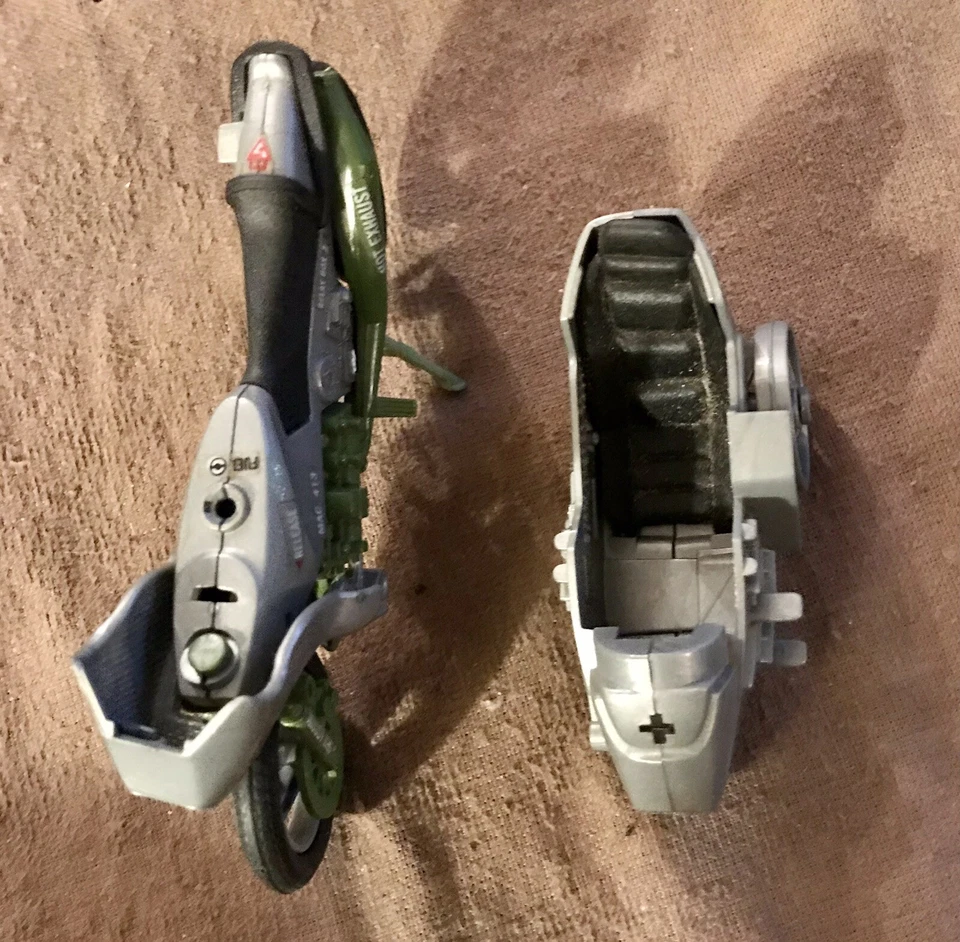 Motocicleta GI Joe Silver Mirage con soporte y conexión lateral coche rota Foto 3 de 4