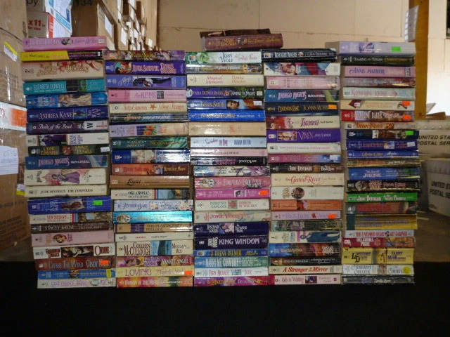 Lot of 20 HISTORICAL ROMANCE Paperback Books Popular Love RANDOM UNSEARCHED MIX Foto 4 de 4